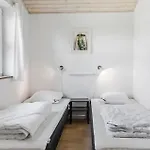 Casa vacanze Stunning In Vaeggerlose With Wifi Bøtø By