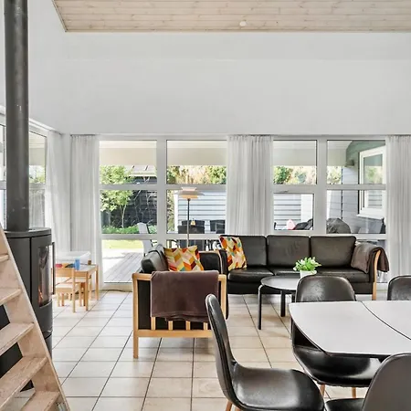 Stunning In Vaeggerlose With Wifi Holiday home *