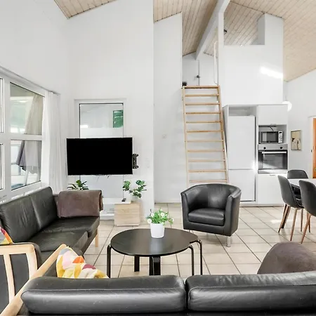 Stunning In Vaeggerlose With Wifi Casa vacanze Bøtø By