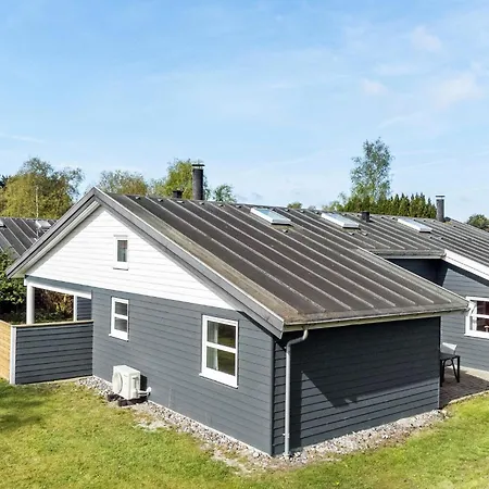 Casa de Férias Front In Vaeggerlose With Sauna Bøtø By